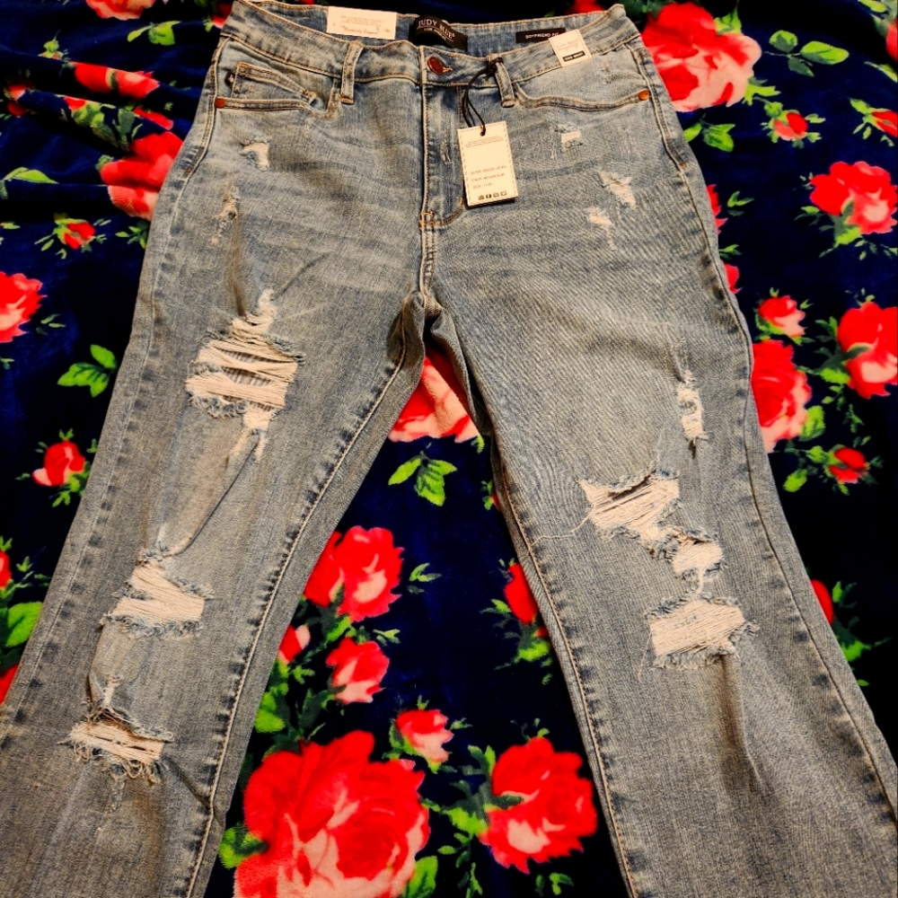 NWT Judy Blue Distressed Boyfriend Jeans